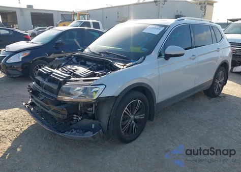2018 Volkswagen Tiguan 2.0T Se/2.0T Sel z USA, uszkodzony, nr VIN 3VV2B7AXXJM184242